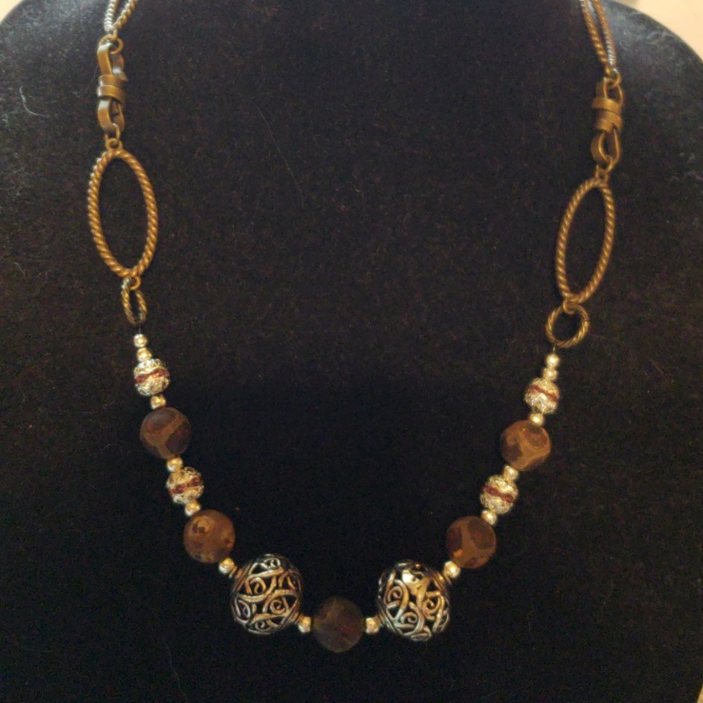 Bronze beauty necklace